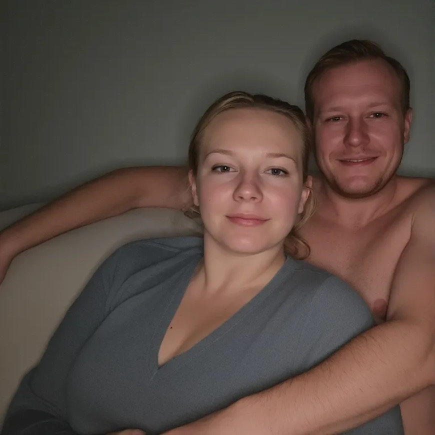 भाई के मोटे लंड से बहन की गीली चूत में धक्के लगे।