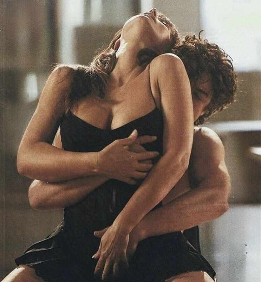 एक पड़ोस की अविवाहित लड़की से दुष्कर्म हुआ।